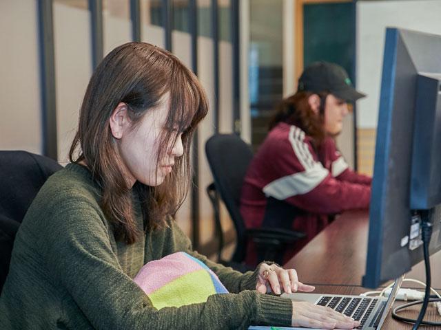 2020年末の月間ページビューは7,000万PV、SNSフォロワー数は244万人だ。