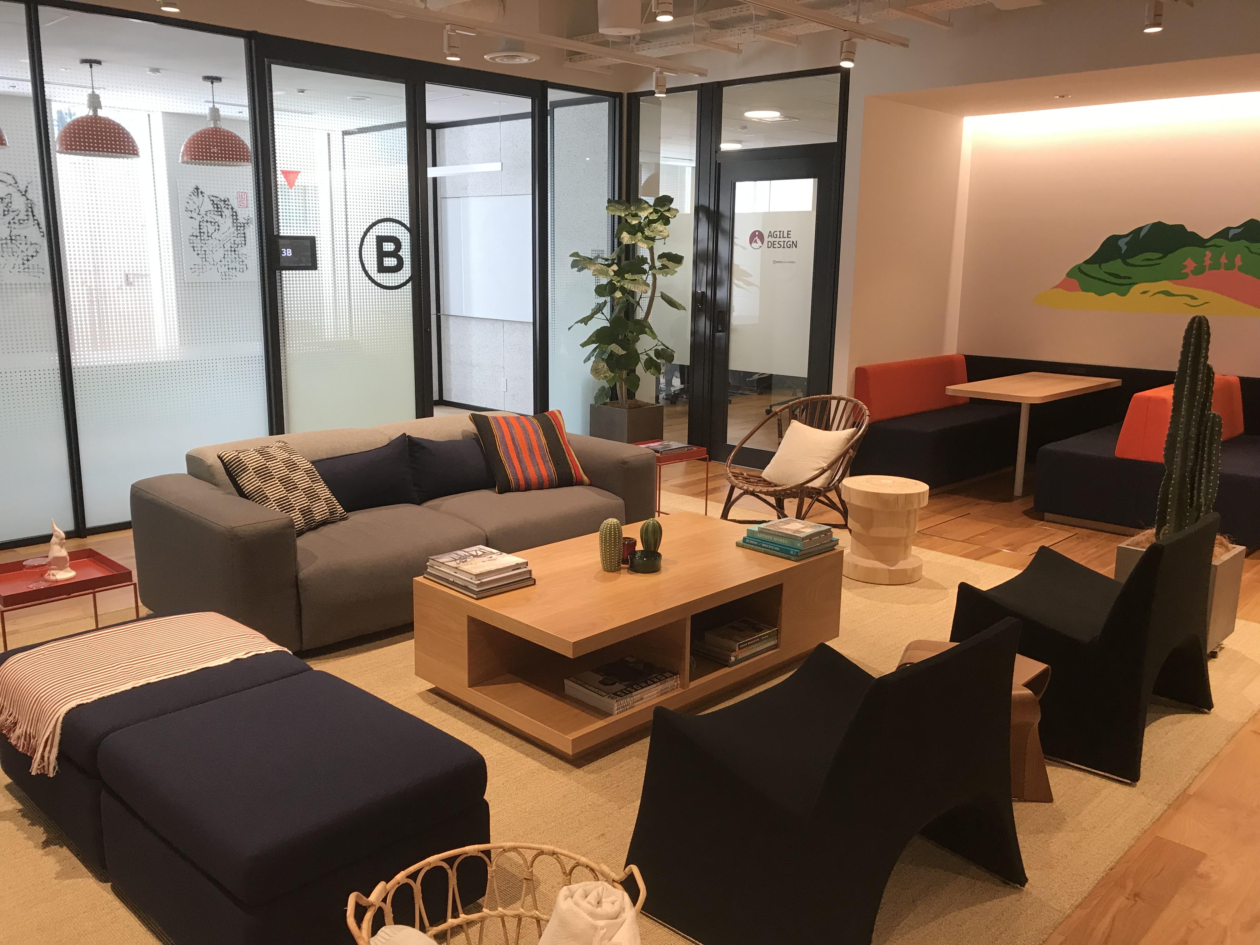 事業拡大に伴い組織を拡充中で、自社サービス展開も計画中だ。