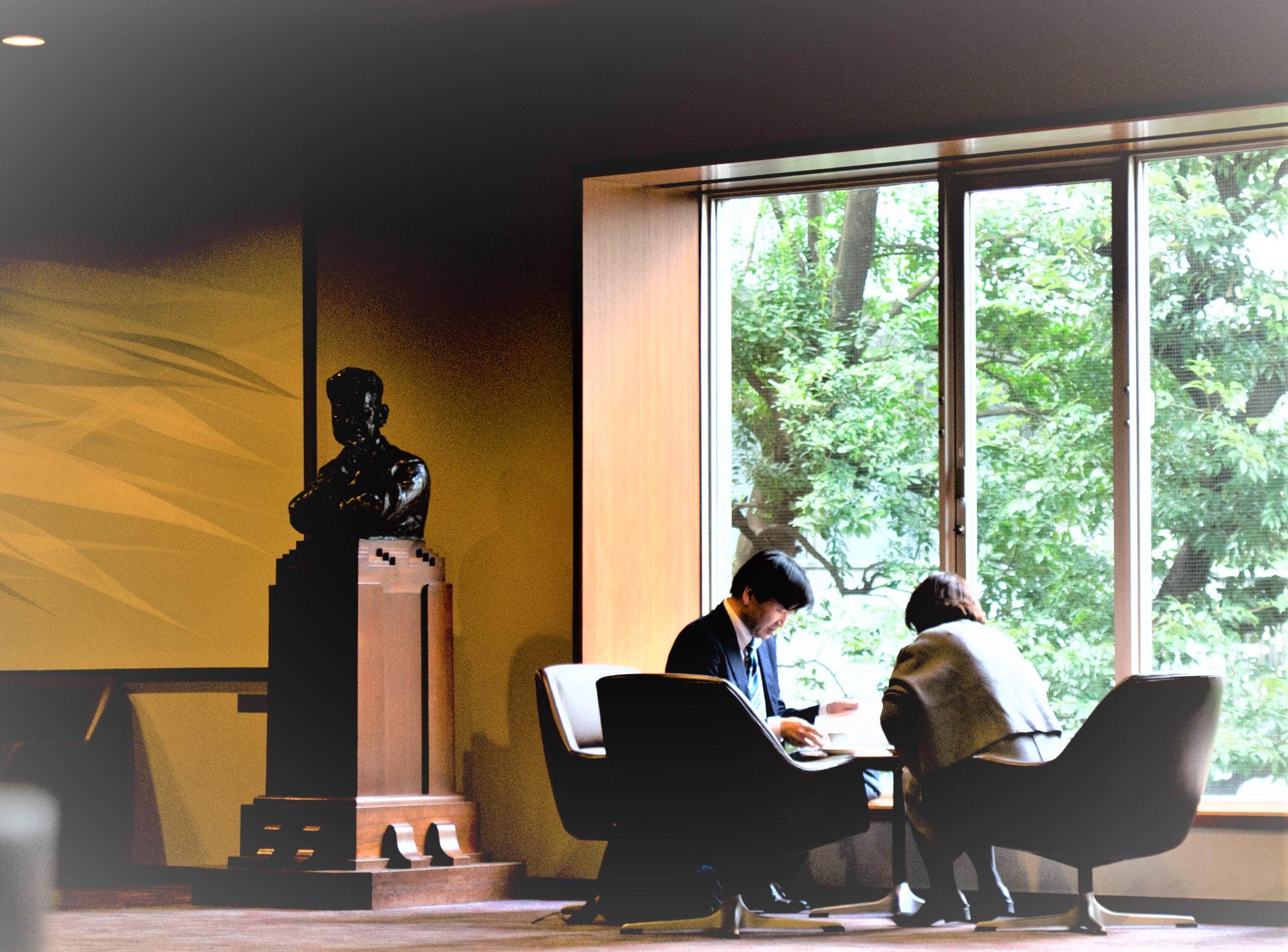 2021年現在の社員数は約353名で、産休・育休取得率は100％だ。


