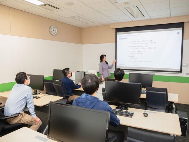 事業展開における特徴は、日本市場に重点を置いた体制を敷いていること。独自のサポート部隊を稼働させ、また顧客や製品ごとの徹底したフォロー体制を充実させることで、国内企業からの高い信頼を得ているのが同社の姿だ。