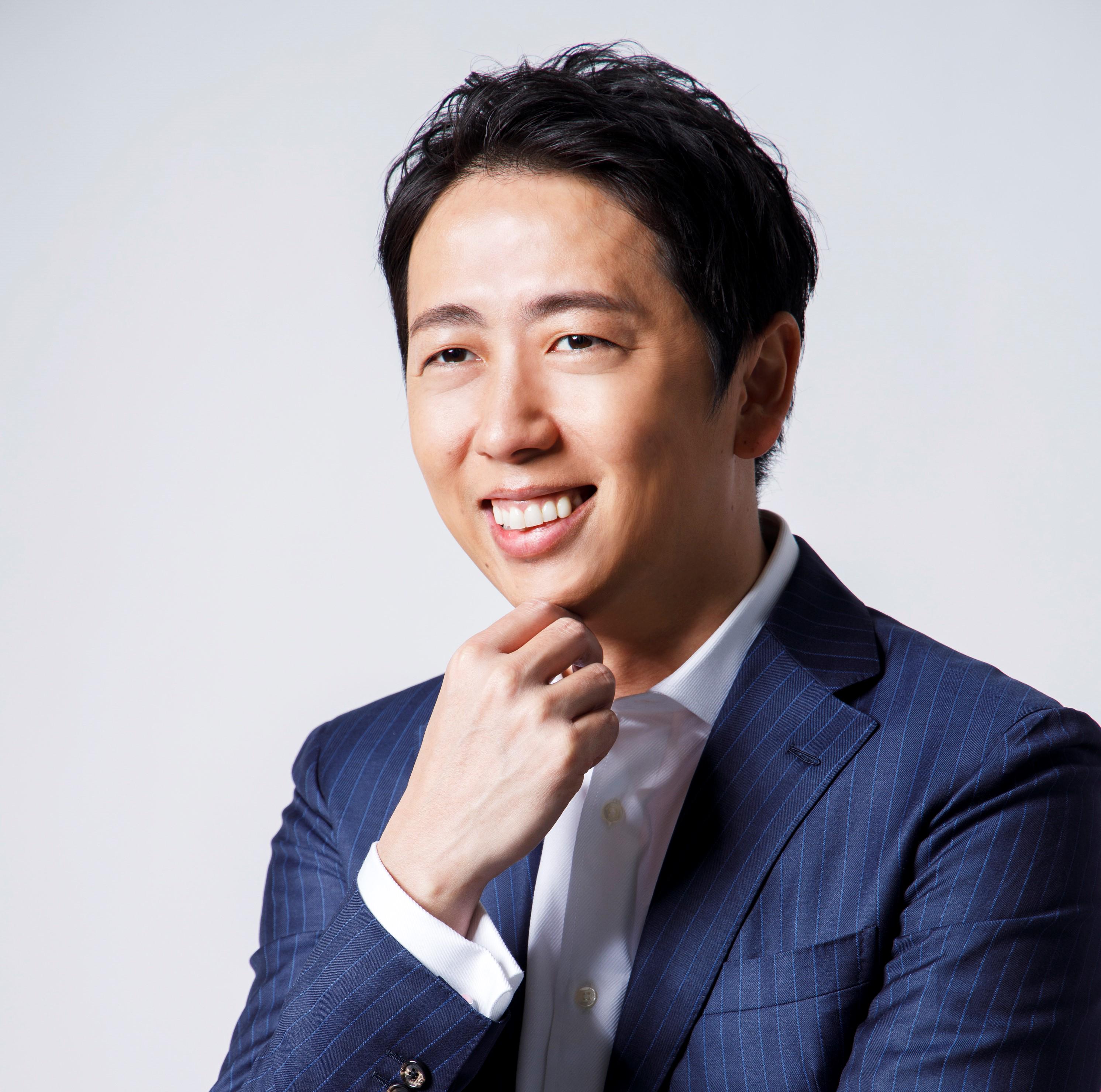 2006年にドイツ証券株式会社に入社し、テクノロジー業界におけるM&A及び資金調達業務を行う。 退職後、京都にてAIスタートアップを創業し、代表取締役に就任。2011年より株式会社メタップス取締役CFOとして参画。2016年より取締役副社長を務め、2018年11月より代表取締役社長に就任。2023年1月に株式会社メタップスホールディングス（旧Odessa12）を設立し、代表取締役社長に就任。