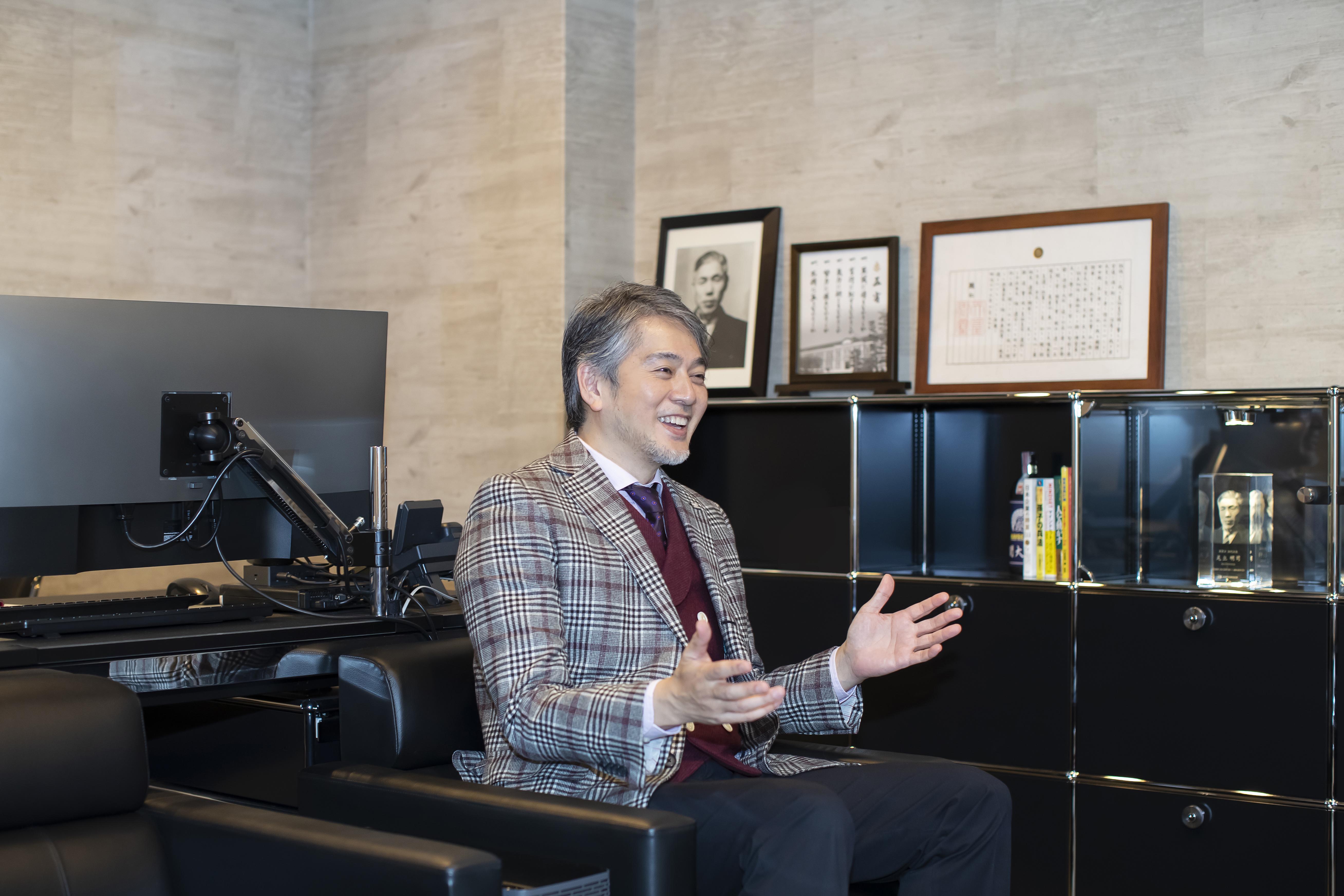 同社のビジネスのコンセプトは、企業の「クリエイティブパートナー」。長期的な取引ができる企業をメインクライアントに据え、デザイン室のアウトソースのようなスタンスでクライアント企業のクリエイティブ全般に関わっている。