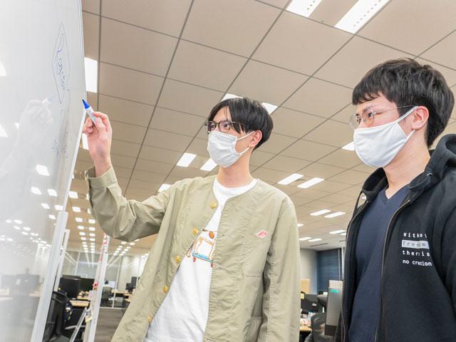 2018年に現在の代表取締役社長が就任し、2019年3月にはシーエー・モバイルから現在の社名CAMに変更。