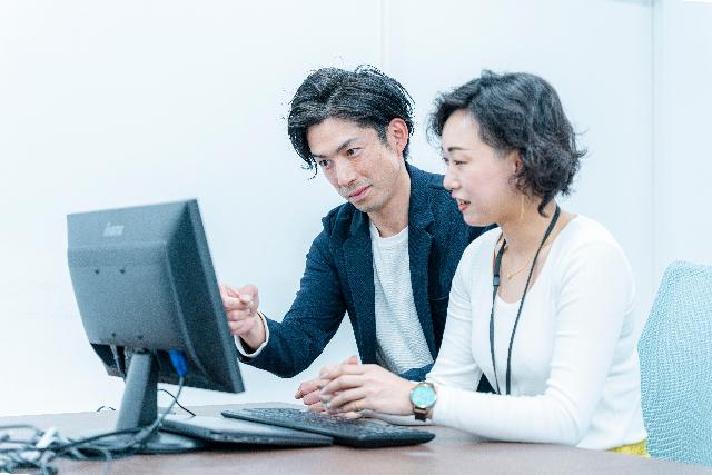 社内では随時質問や相談ができる風通しの良い環境です