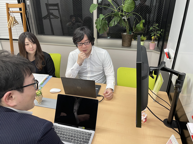 セールス及びグループリーダーの交流から、様々な相談など含めて検討しています。
