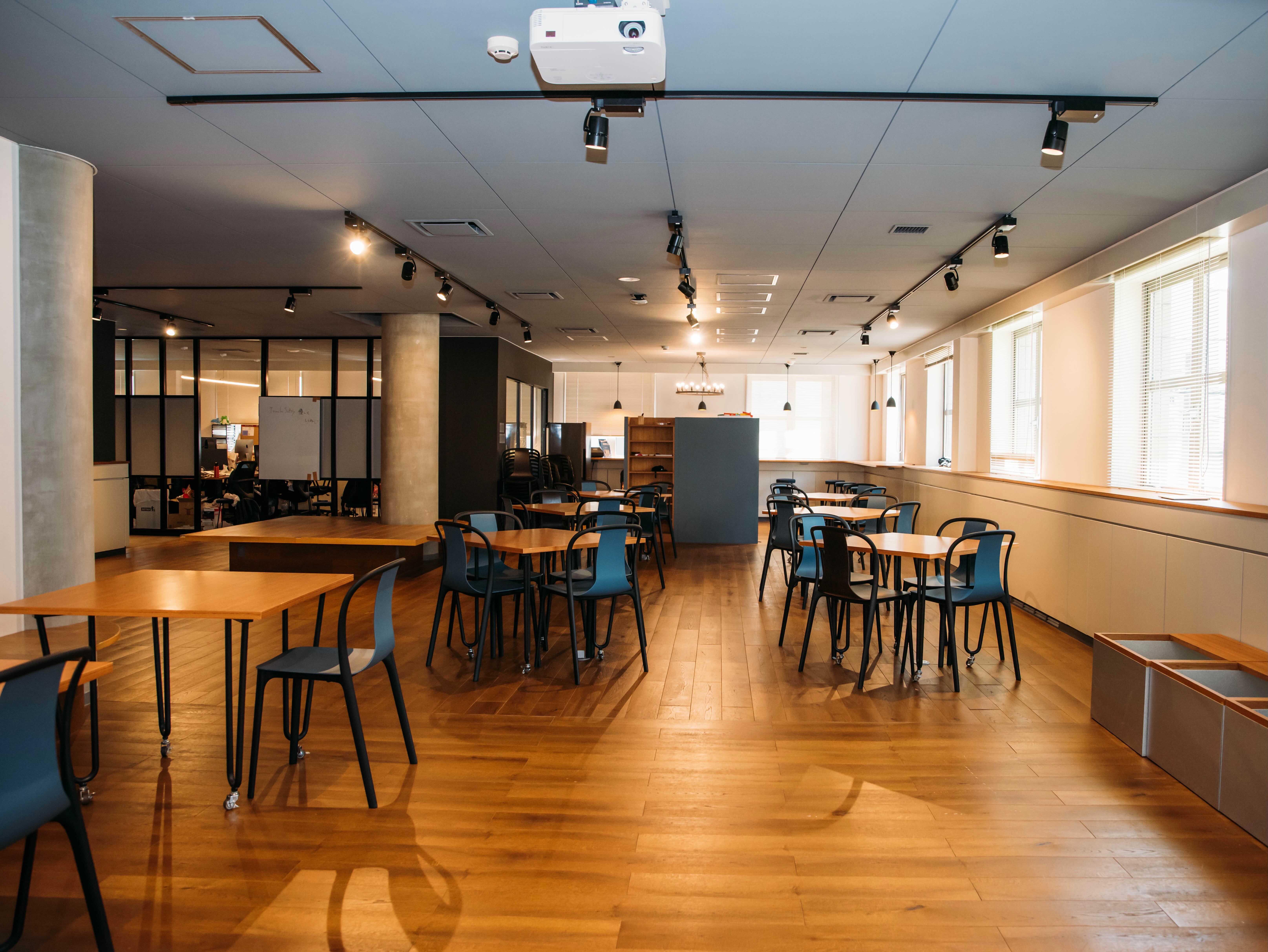 「インターネットを通じて想いの実現を後押しする」をミッションに、「ユーザーが本当に喜ぶもの」を開発しています。