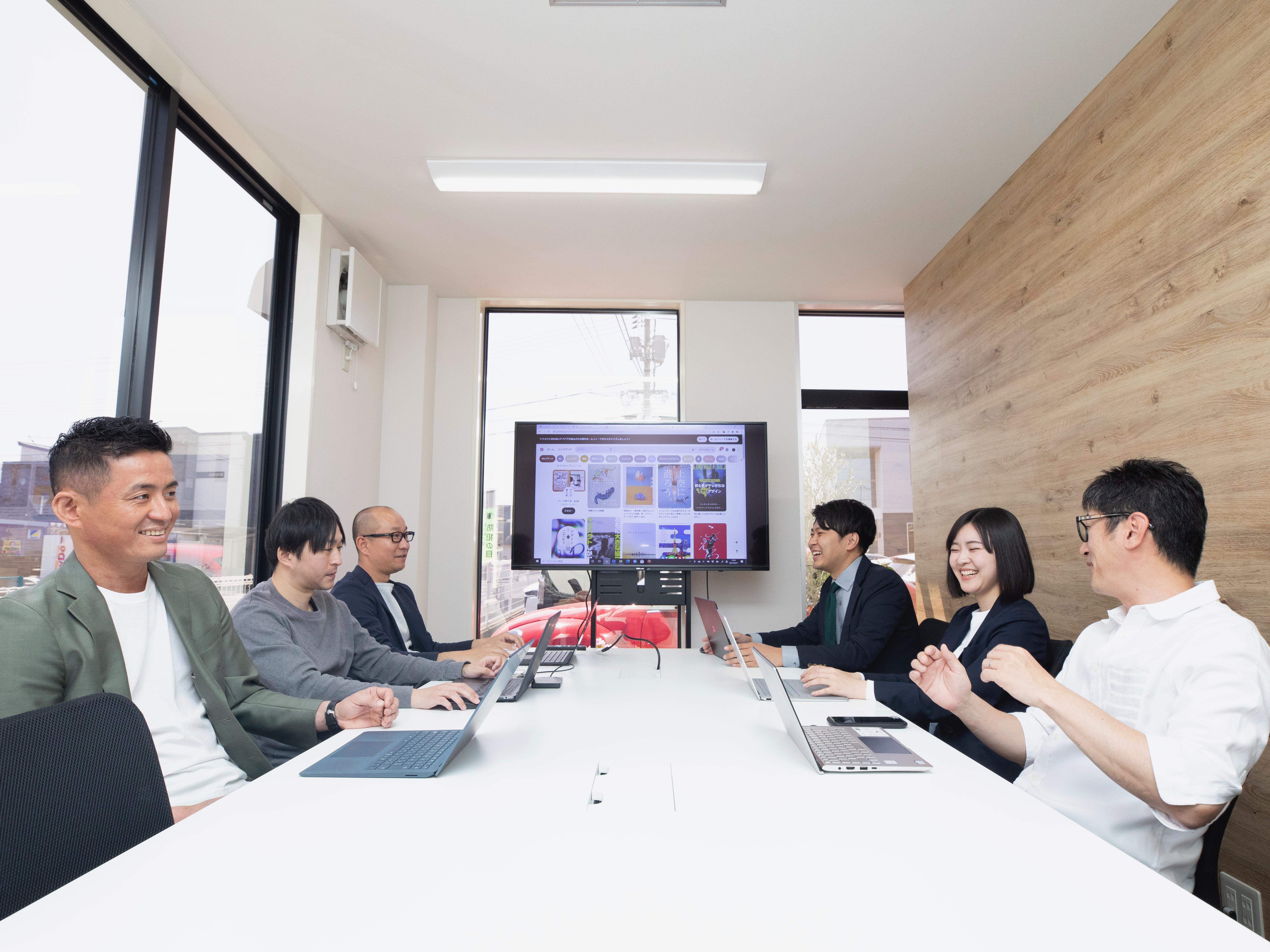 カジュアルで自由度の高い企業カルチャーが合う人には働きやすい
フレックスタイム制が整備されている。