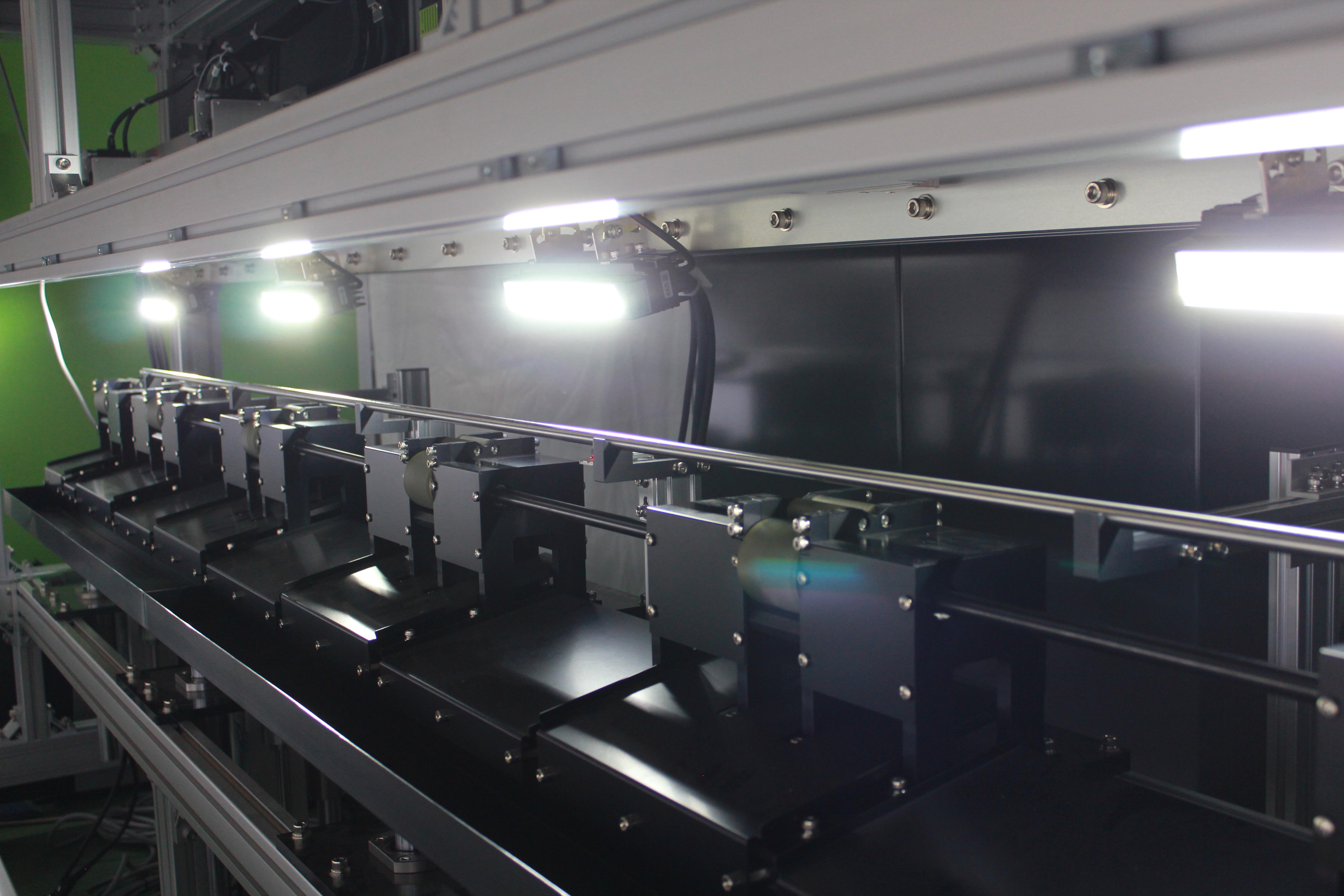 検査装置の一部分。機構設計や電気系は協力会社に任せ、一緒に開発を行っている