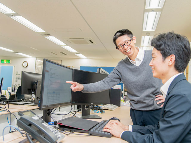 会社全体の平均年齢は30代前半、名古屋情報システム課も30代半ばと若い社員が活躍する会社である。また性別も関係なく頑張った人が評価される。エラン社には、世の中に貢献できる技術者を目指し、集中して取り組める環境が整っている。