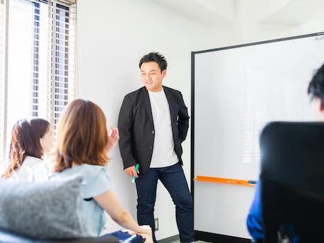 改善、価値提供につながる意見は立場にかかわらず取り入れ、即実行。勉強会も頻繁に行われている。
