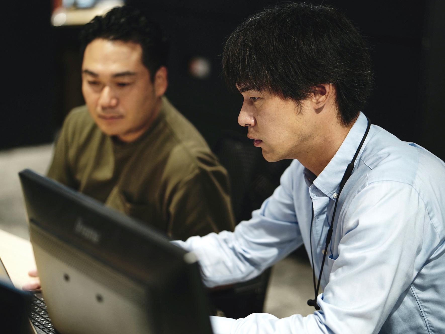 2024年3月末時点のグループ従業員数は136名。世界中の優秀な仲間が社会的に意義のある仕事に力を注ぐことができるよう、物心両面で充実した職場環境を用意している。