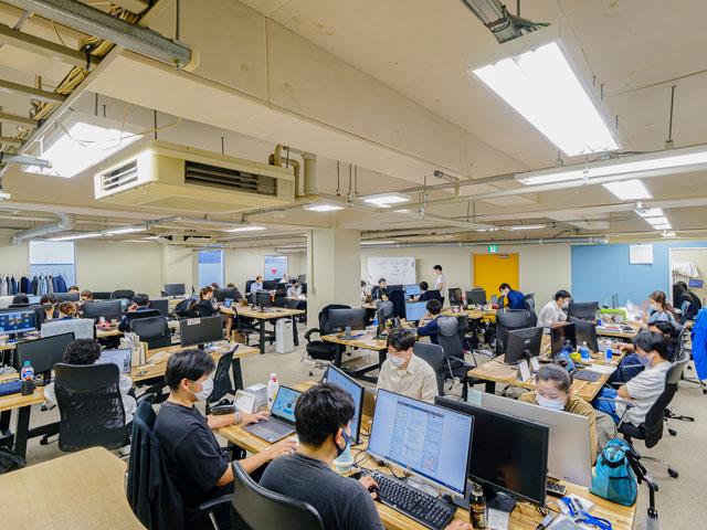 人材採用においては、通常の採用活動に加えてリファラル採用も積極的に行い、メガベンチャー等で経験を積んだ優秀なメンバーが多数入社している。