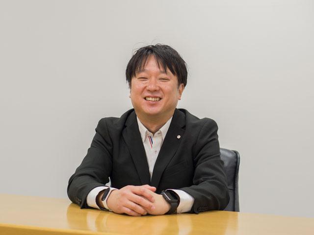 クライアントの99%を、全完成車メーカー等製造業が占める。ベトナムに子会社を設立し、ラボ型オフショア開発やBPOサービスにも着手する等、グローバル事業も特徴的。