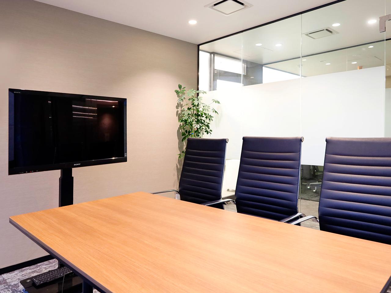 少しずつ、対面での打ち合わせも増えてきました。