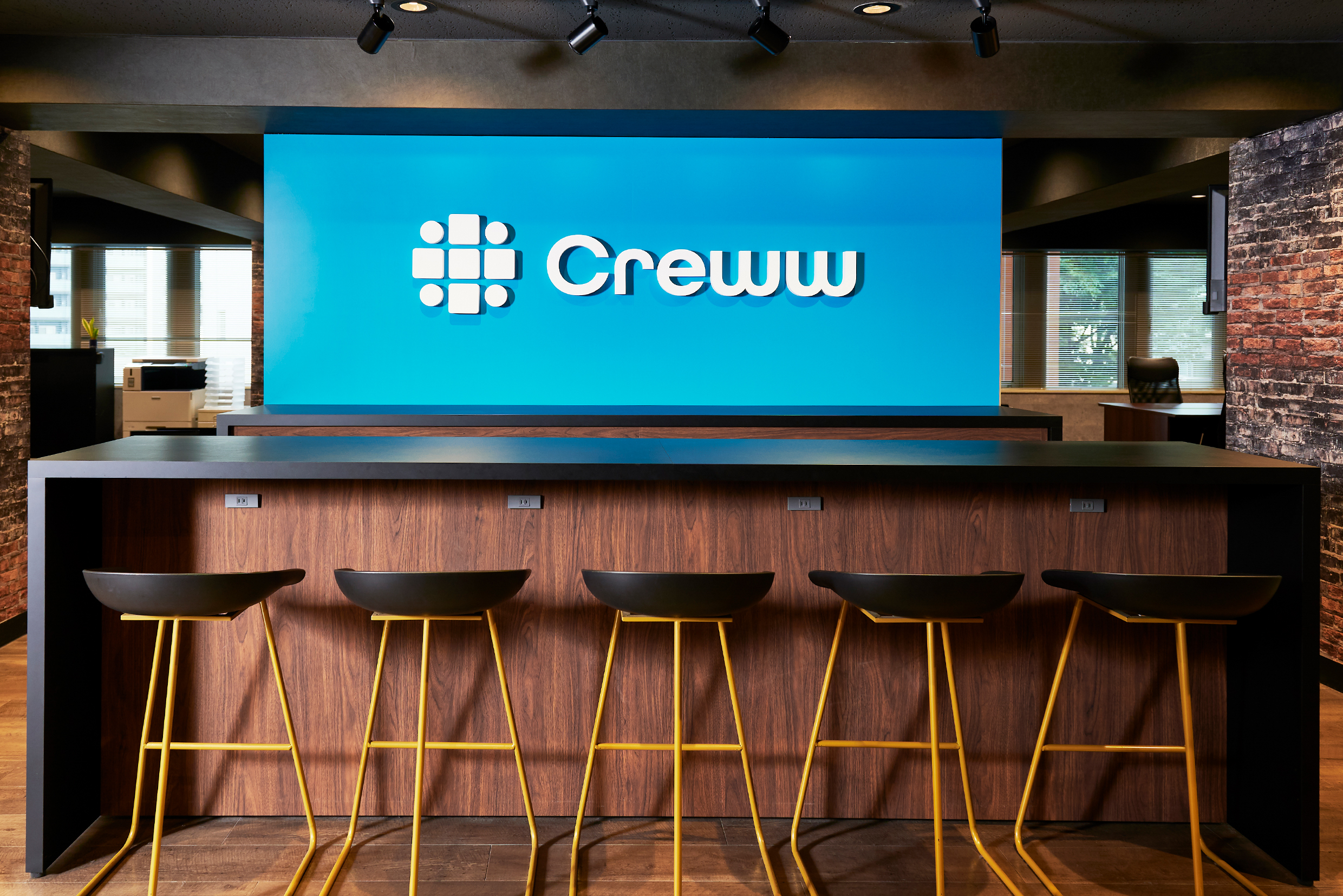 Creww（クルー）株式会社は、2012年8月に設立。東京都渋谷区に本社オフィスを置く。