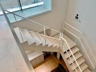 １階と地下１階がある珍しいオフィスとなっております。