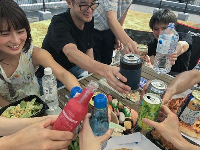 寮内の共有スペースではイベントが開催されたり、寮生以外の社員も遊びに行ったりと気軽な交流の場としても活用されている。