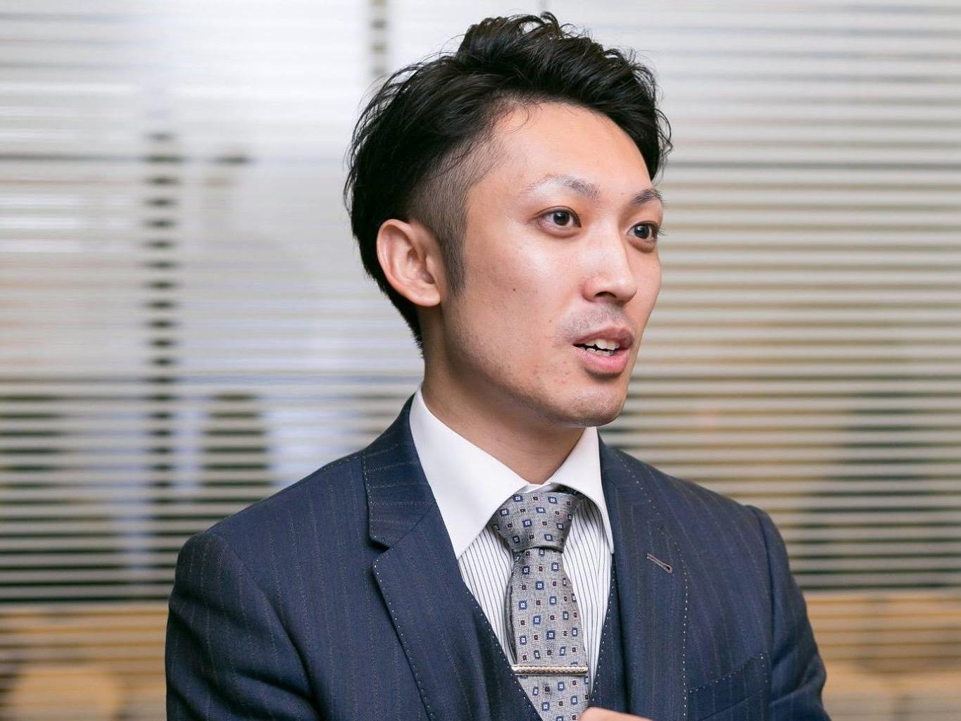 外資系コンサルタントに転身した松倉氏。大手一部上場企業の新規事業策定・デジタル戦略立案に携わる