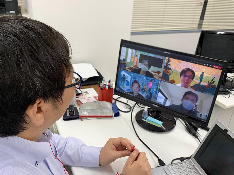 自社サービスの「AMF」を活用した運用サービスでは、一次対応の自動化、無人化が実現でき、運用センターにオペレーターを24時間体制で抱える必要がない。そのため、現在は業務のほとんどをテレワークで行っている。