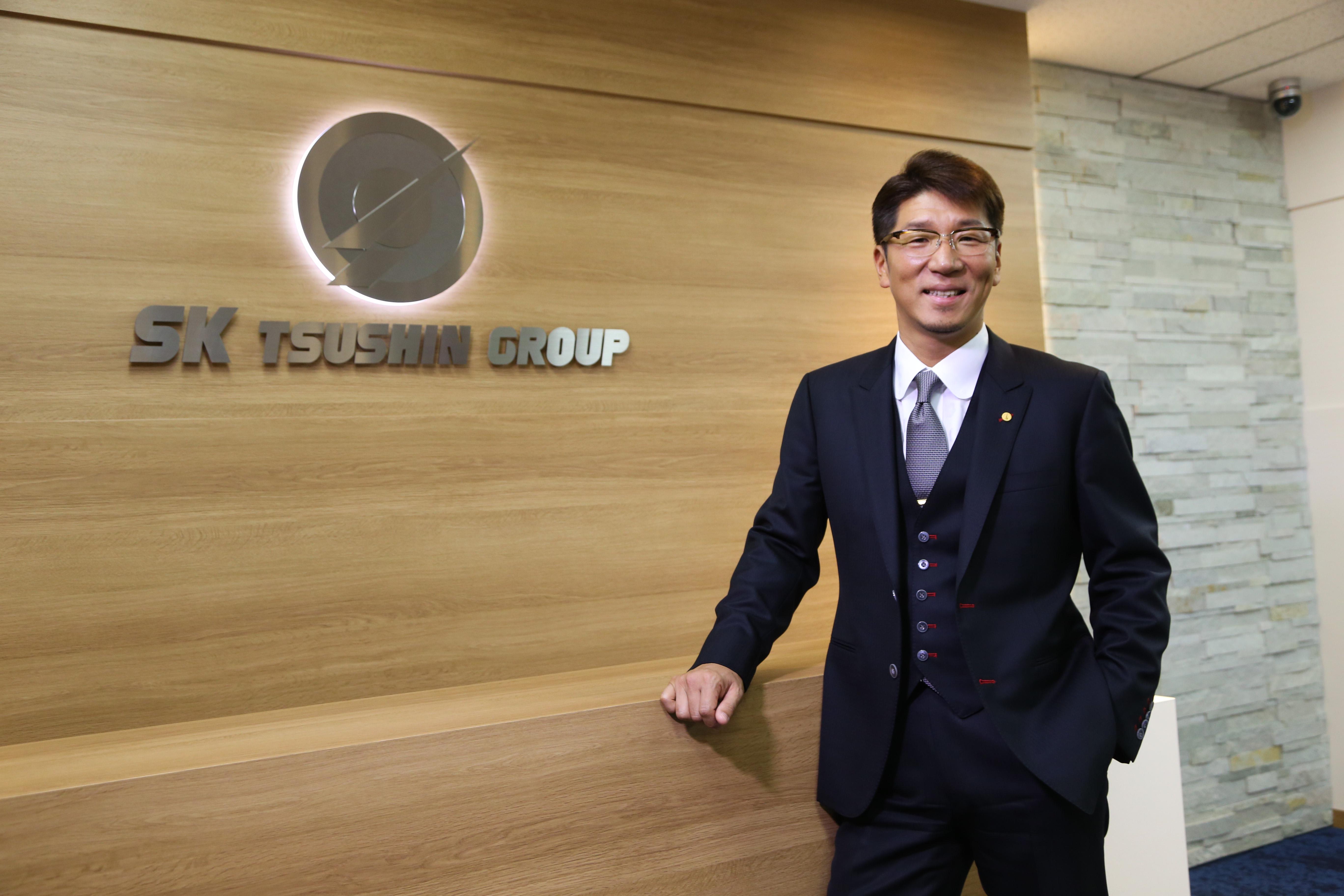 面接はまだ見ぬ未来の家族との出会いの場所です。
会社の将来と皆さん自身の将来を照らし合わせて、人対人として向き合います。
そんな中で「自分がどうなりたいか」を自問し、企業理念に共感してくれる方。そして可能性を信じてチャレンジし、一緒に仕事を楽しんでいける仲間と今後も苦楽を共にしたいと考えます。