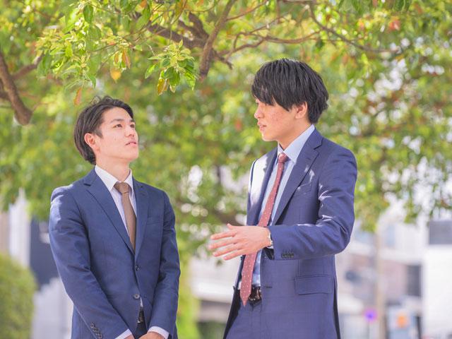 エンドユーザーの要望に応じ、これらのソリューションを設計・構築やサポート等の技術的付加価値と共に提供するVAD事業の形を取る。