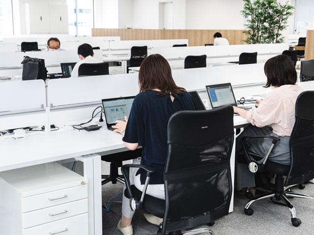 クラウドやサーバー、ネットワーク、データベース、セキュリティといった分野における要件定義から設計、構築、運用・監視までをワンストップで提供。