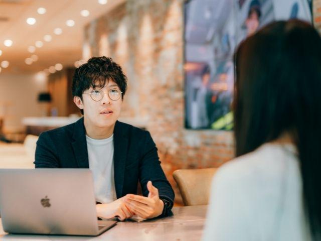 最新トレンドを押さえたカリキュラムとメンターサポートで学習に伴走します。
