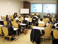 次世代のマーケティングコミュニケーションを考える<br />研究会なども主催している