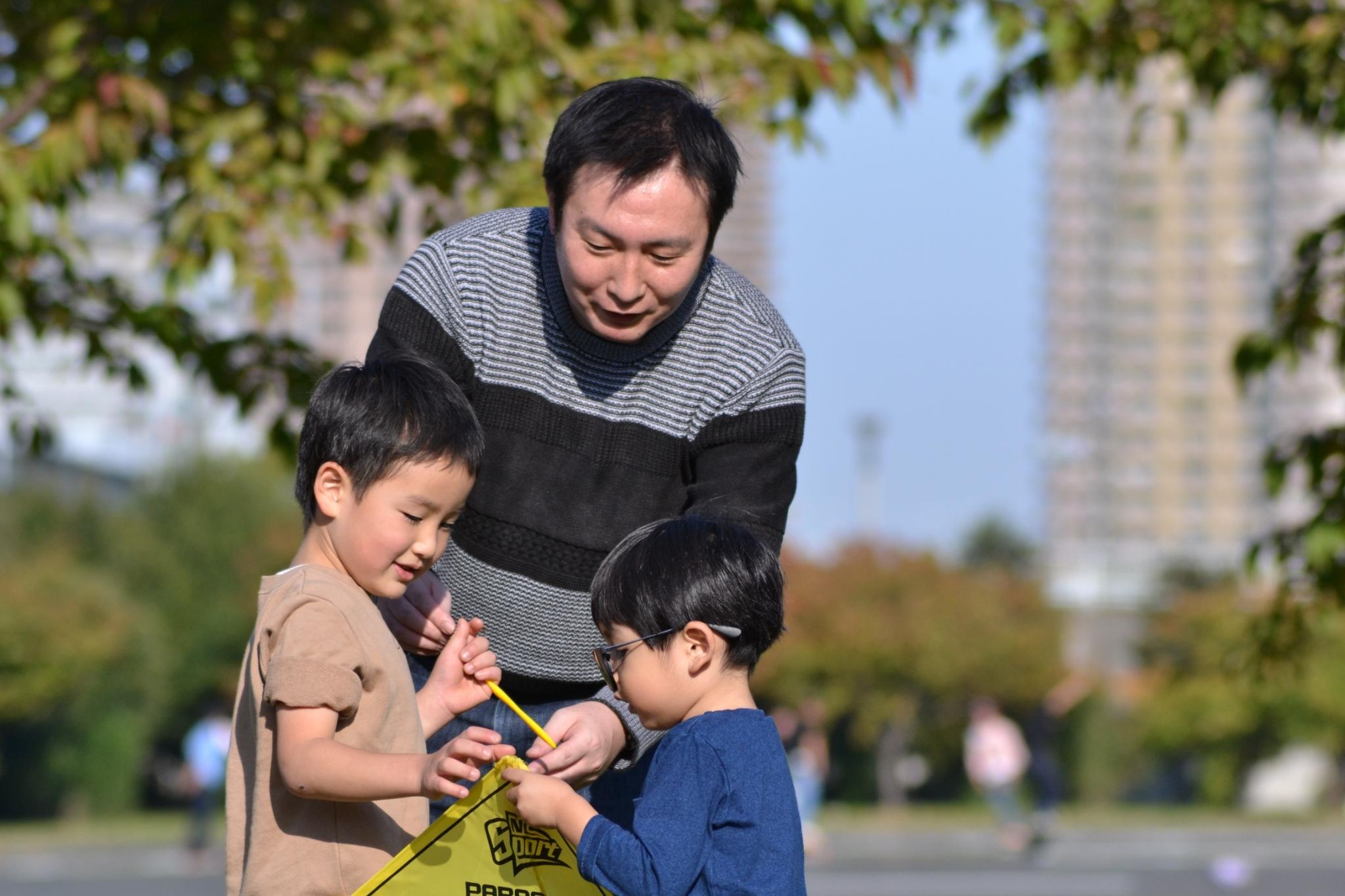みんなでBBQ｜社員のお子さんたちと遊ぶ社員