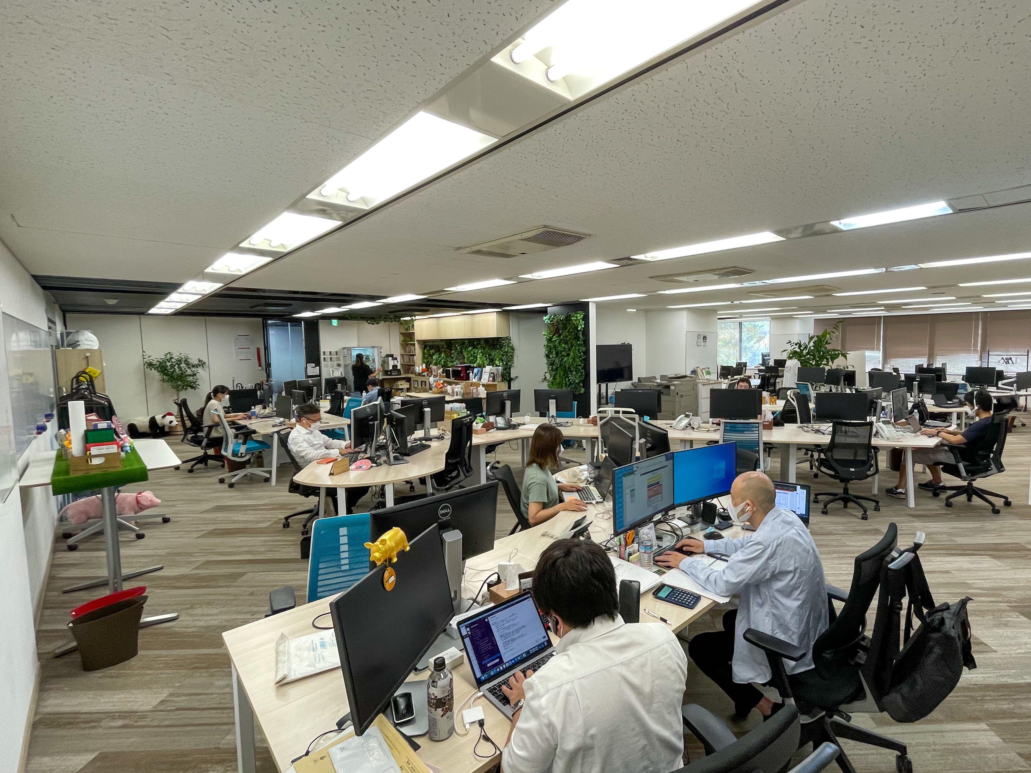 渋谷本社執務室（フリーアドレス制）