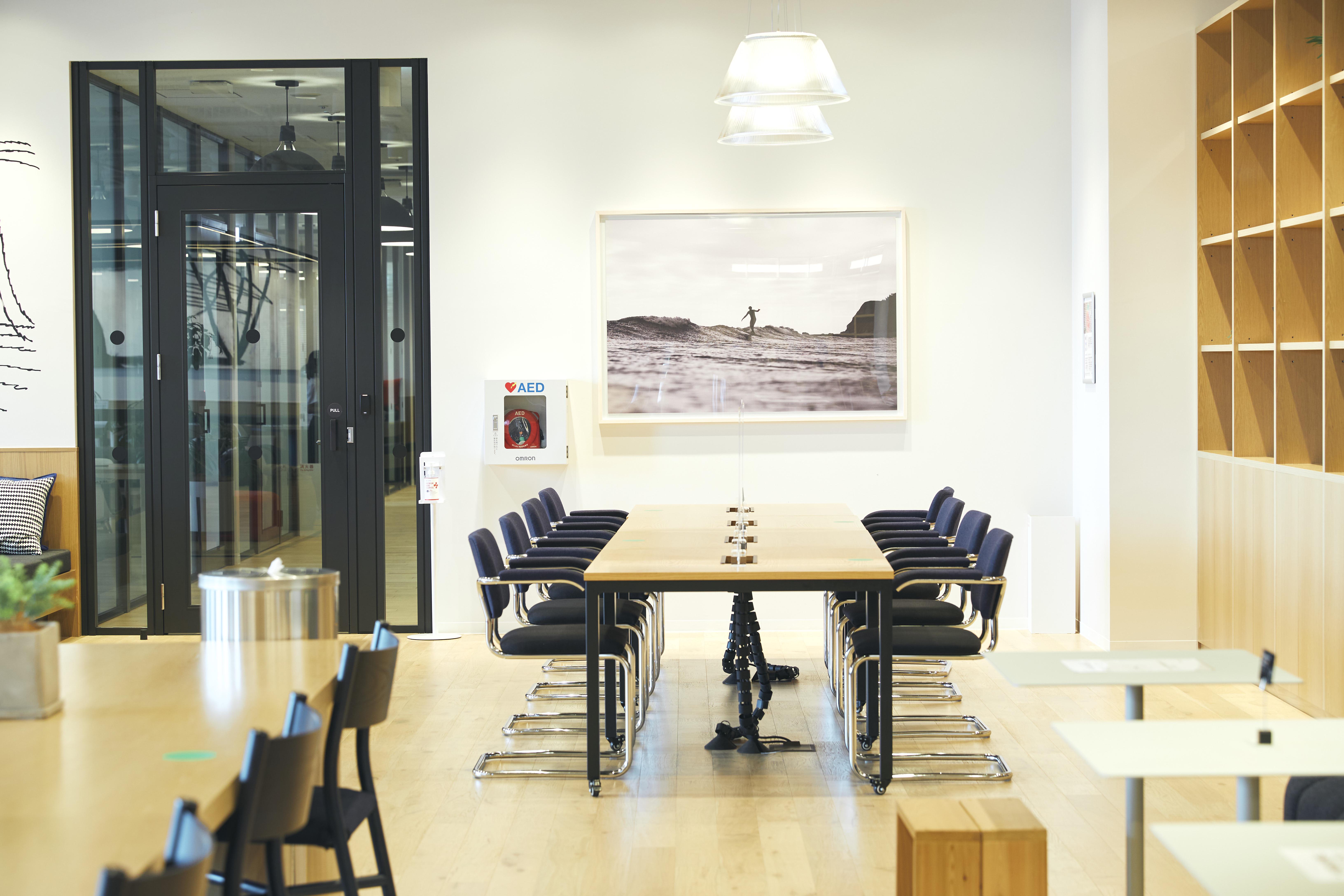 オフィス内にはゆったりとした打合せスペースもあり、来客にも対応できます。