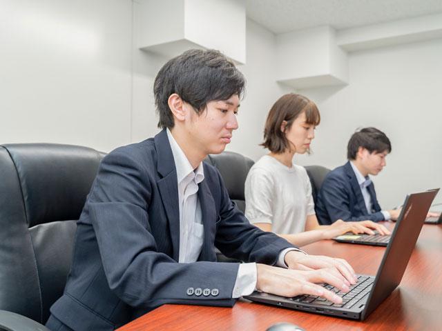 『医心館』は末期がん患者等の慢性期や終末期にある患者を受け入れ、病院に匹敵する看護ケアを提供する住宅型有料老人ホーム。