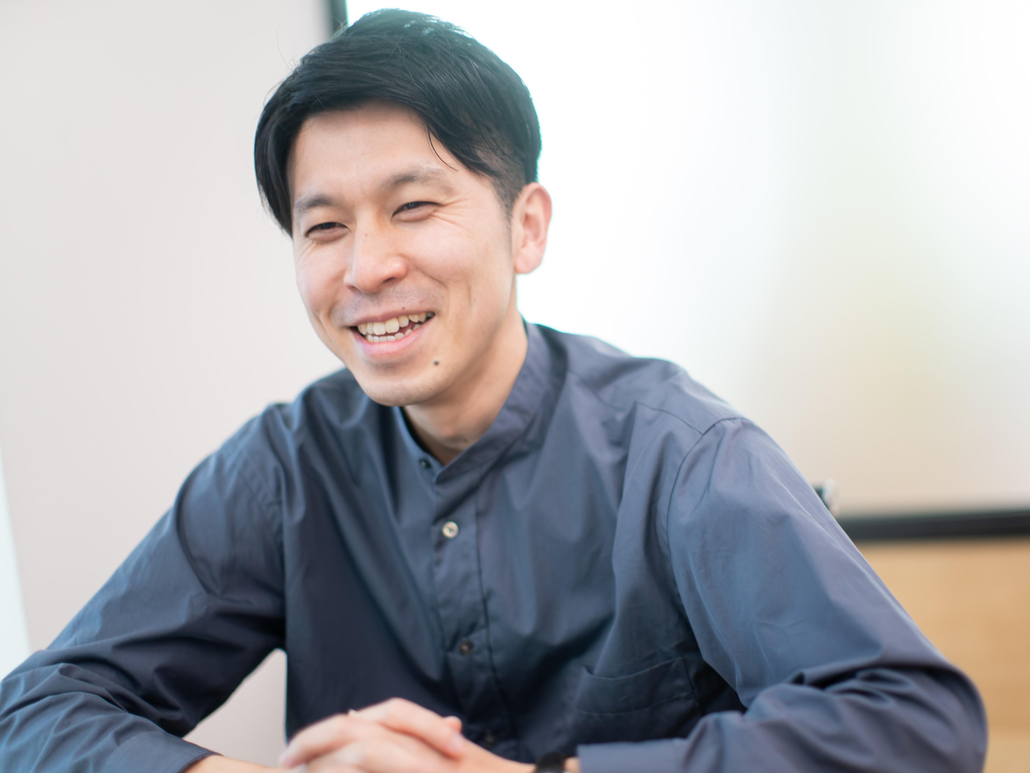 ■はたらく環境 
主な勤務形態はフレックスタイム制で、コアタイムがありません。コロナ以降は出社在宅選択制をとっており、9割の従業員が在宅勤務をしています。