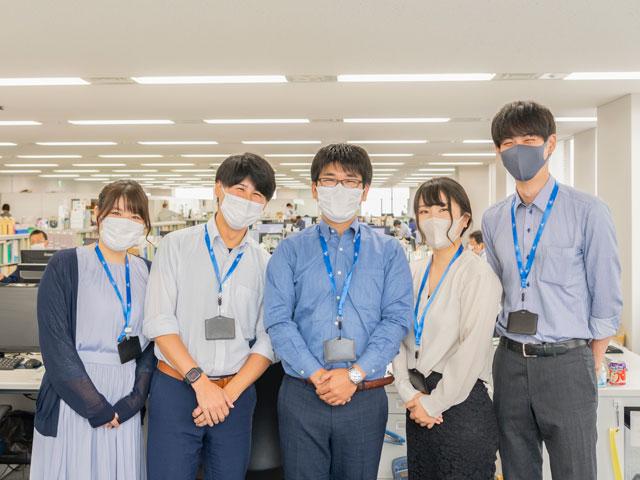 求める人物像は、技術力や経験もさることながら、理念に深く共感できる人材だ。理念である「仕事を通じて社会に貢献する」に向けて、常に考え方や仕事への姿勢をバージョンアップしていくことが必須。顧客に信頼される確かな成果を目指し、仲間と助け合いながら、学びを継続していける。