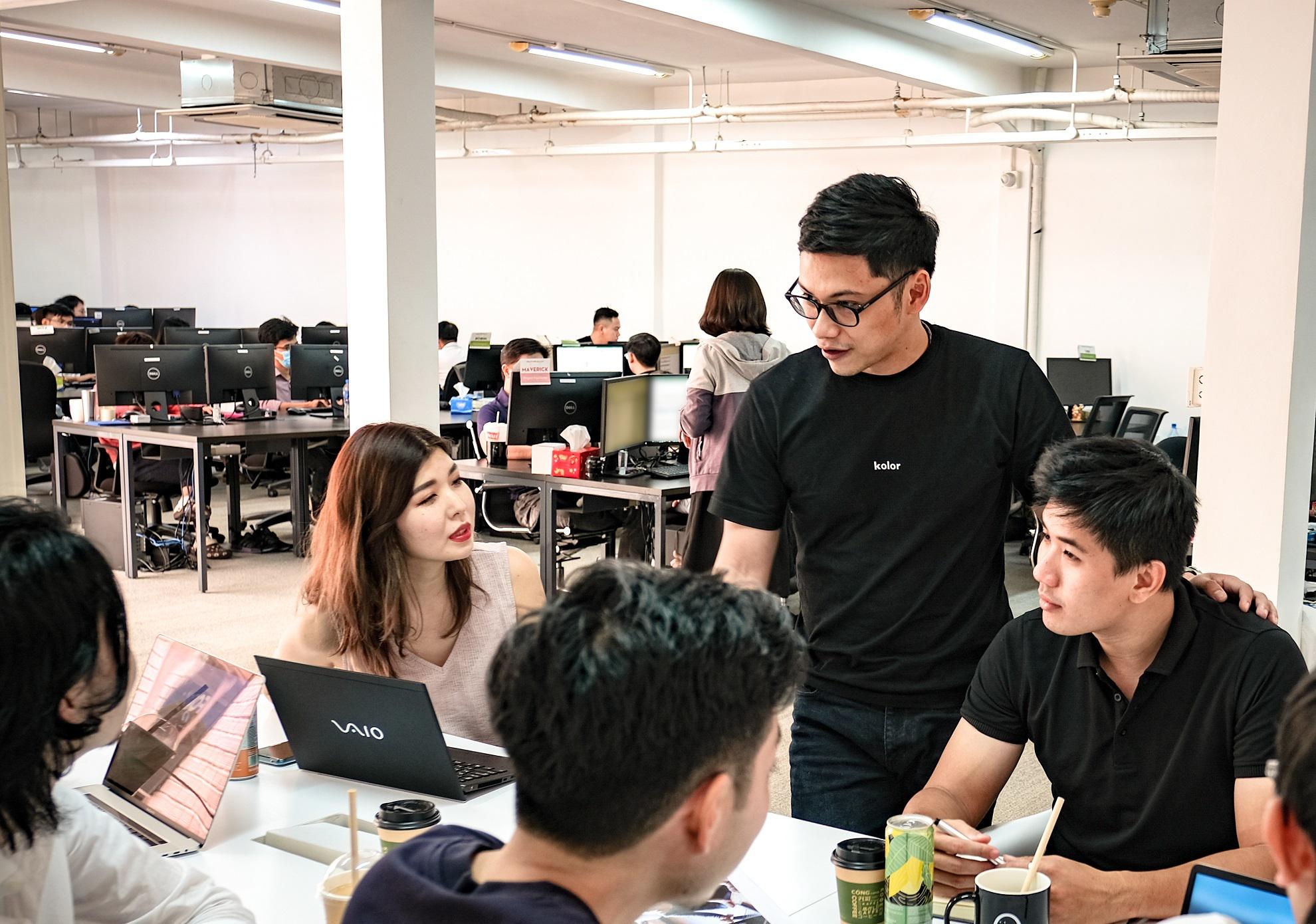 国籍、性別、年齢、役職関係なくフラットに議論が行われます。