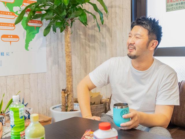 仕事場は成果を出す場所であり、日々の勉強を欠かさない。そんな風土づくりのために、仕事に集中できる職場環境と、成果に対して会社全体で祝う社風を培ってきた。