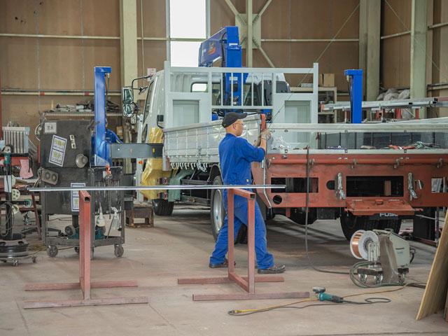 どの職種の社員もトラックの洗車からスタートするというのも上野自動車ならではと言えるだろう。