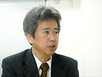 代表取締役<br />鈴木 康仁 氏