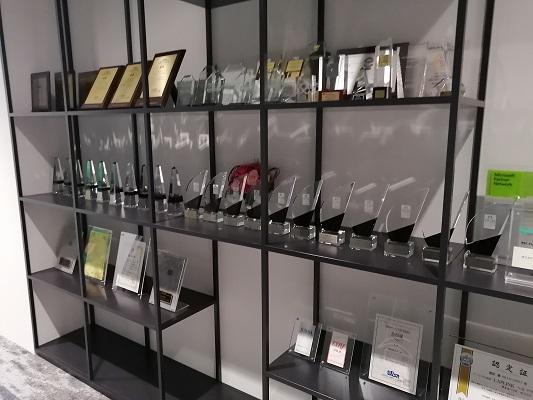 25年連続で「BCN AWARD」を受賞するなど、その製品力や技術力の高さにも定評がある。