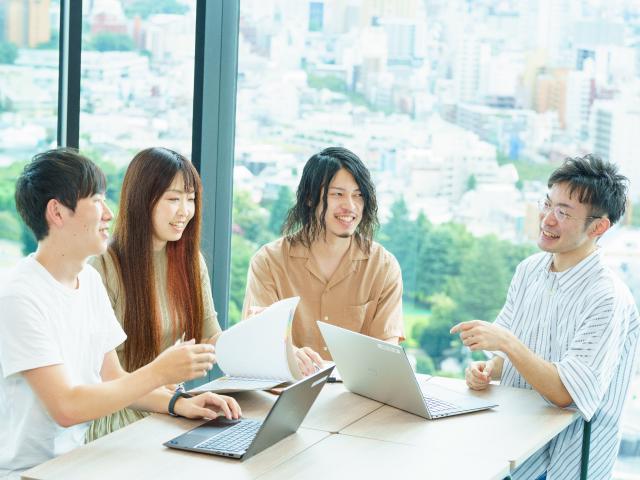 会社としては黎明期にあり、主体的に考え企業成長と自己成長に熱心なメンバーが活躍しています。