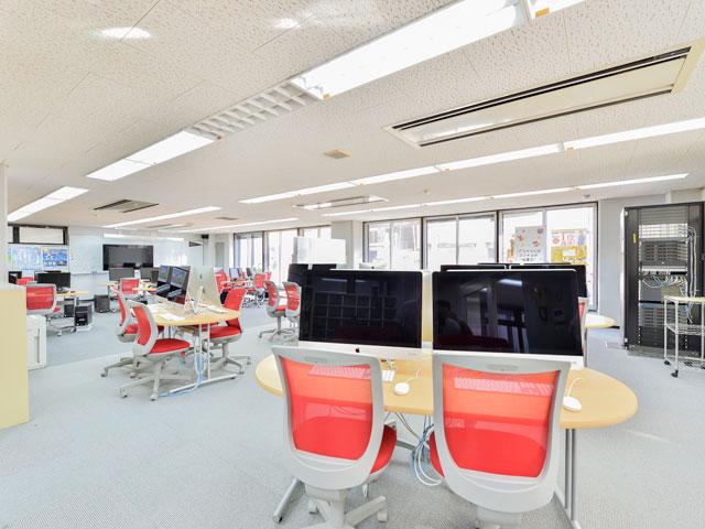 定員割れ等で学生を集めるのに苦労する学校が少なくない中、定員を満たし、学校によっては定員の数倍の志願者が来るという。