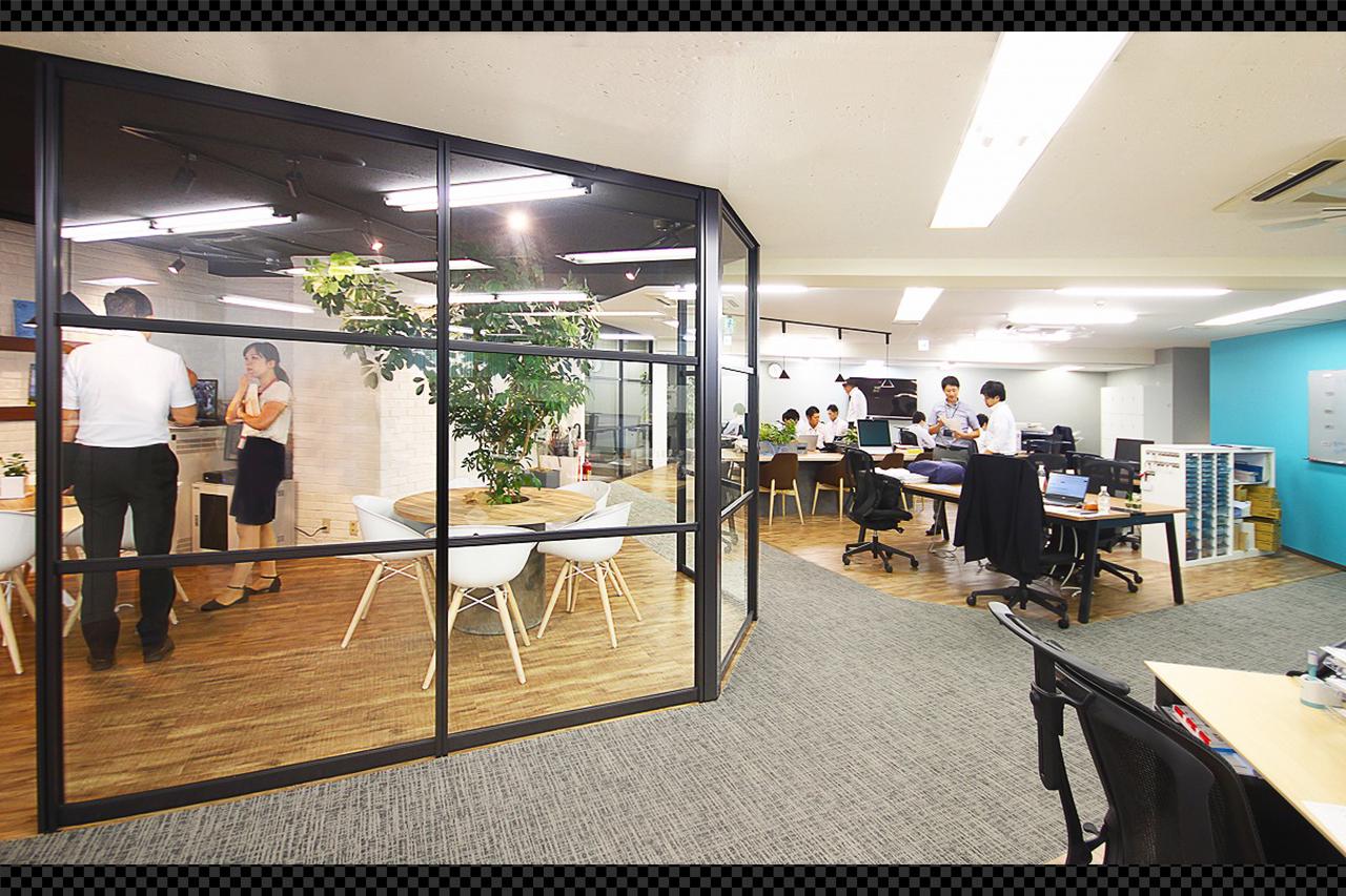 社内外を問わず、親しみやすさを感じさせる社風を魅力としながら、医師たちをトータルにサポートする事業を拡大してくことを同社では目指しています。