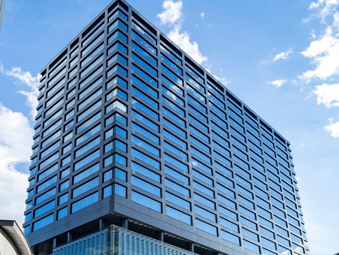 東京オフィス(汐留住友ビル14階)
2021年6月に移転したばかりのオフィスです／「汐留駅」直通、「新橋駅」徒歩7分