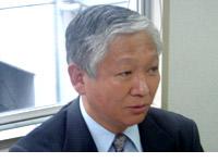 代表取締役社長 岡本氏
