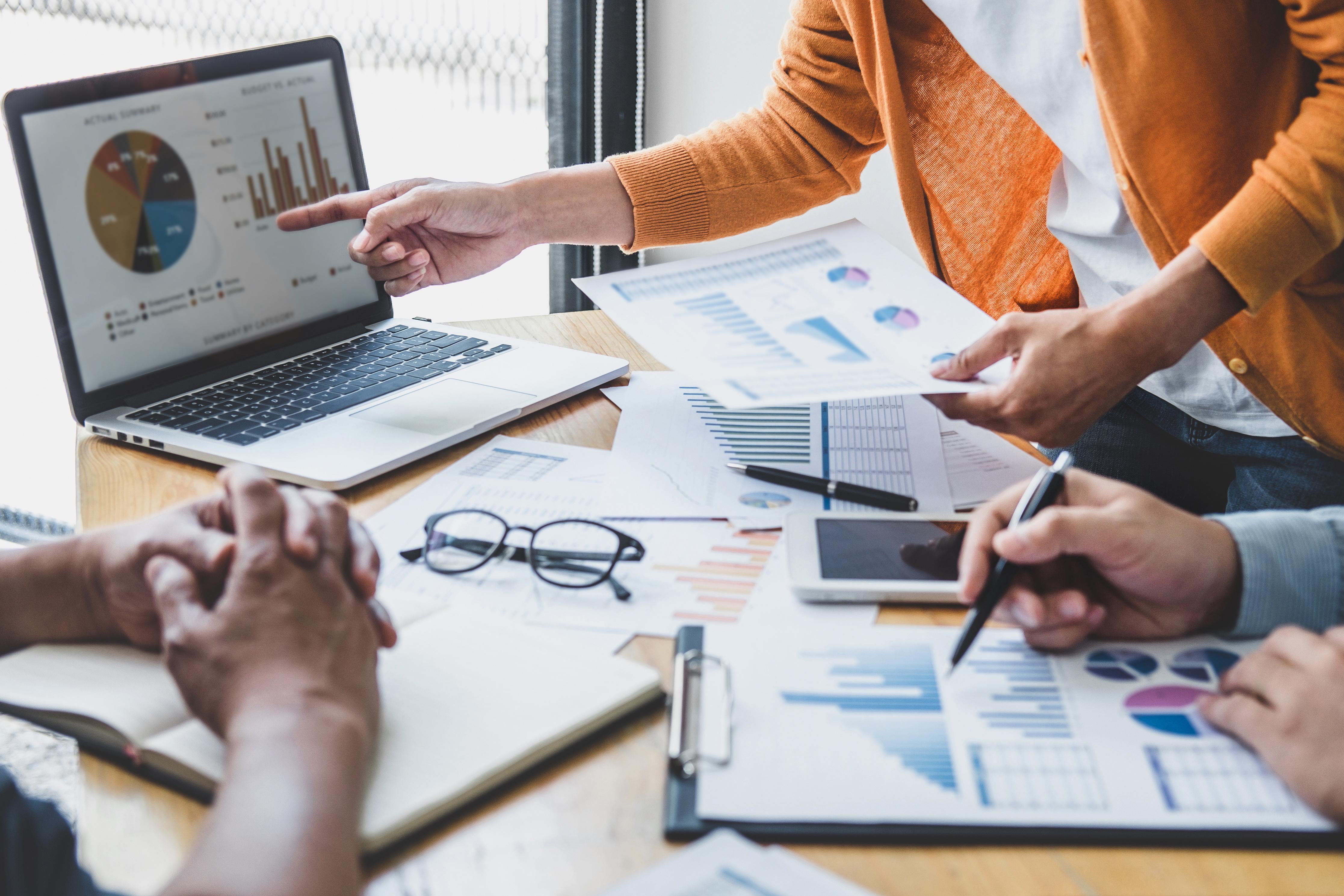 求める人物像は、技術への高い好奇心を持ち、未知の技術でも自らのものにすることができるよう継続的なインプットができる人です。その一方で、技術に拘泥することなく、ユーザーに価値を届けることを優先できる姿勢も重要です。