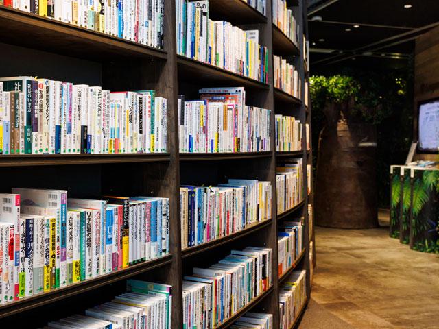 自社を実験室に、経営を成功させる上で実体験として得たノウハウ・情報・ツールを幅広く提供。外部のサービスや商材は「自分たちが良いと思えるものをクライアントに提供する」というスタンスが明確で、そのためにまず自分たちが使ってみることを徹底している。