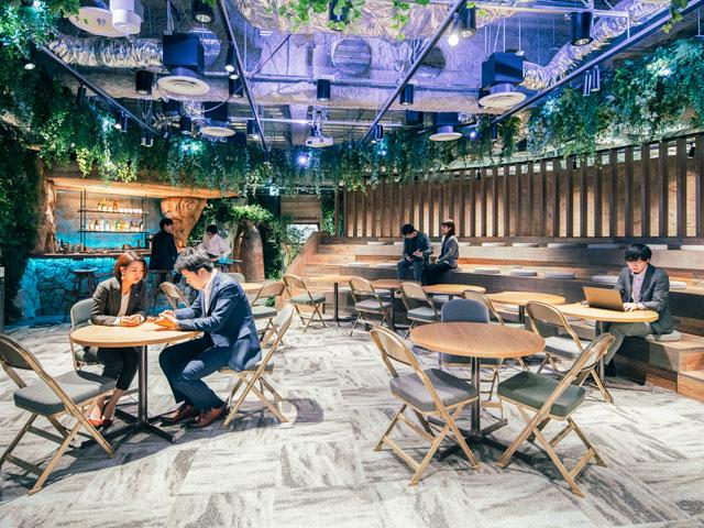 コロナ禍にありながら、オフィスを大移転。収益を生み出す”プロフィット・オフィス”として、独自の戦略を展開している。商談時は顧客にオフィスに来社してもらい、Legaseedの考え方や斬新なアイデアに触れてもらうことで、インスピレーションを得る体験をしてもらっている。