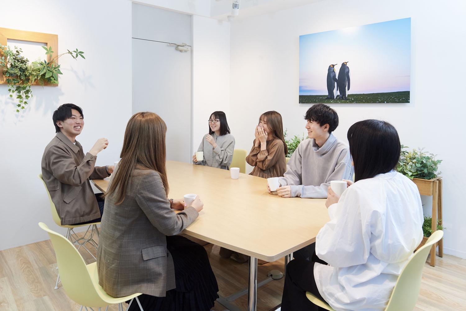 驚くべきことに、デザイン・サービスへのクレームはゼロだという。ここまでやって「18：30時完全退社」を実現できているというのだから驚異的だ。