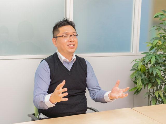 システム開発を行う同社。自分の頑張りが給料に直接的に反映される「成果評価報酬制度」を取り入れている。