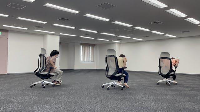 「enjoy＝楽しむ」を社名やビジョンに入れているだけに、常に楽しいことを模索。（オフィス移転時の椅子押しレース）